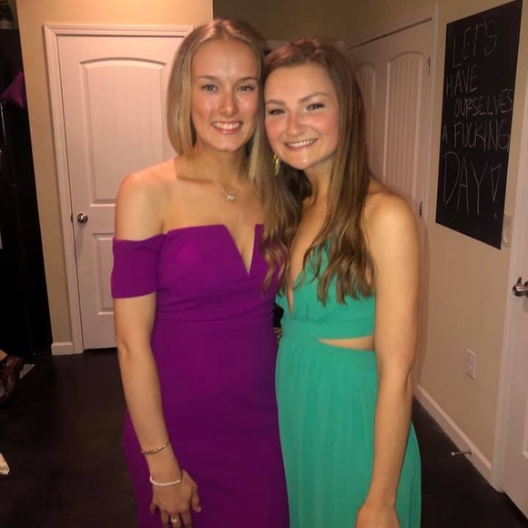 Meet your Posher, Christy - Picture 1 of 1